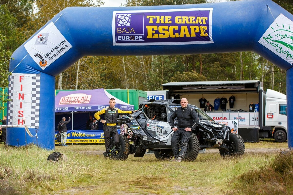 crowdpear's tweet photo. From business to off-road racing 🏎️🏁
Crowdpear Deputy CEO Arūnas Lekavičius and Dakar racer Arūnas Gelažninkas secured 2nd place at the “Baja Europe” rally in Poland — one of Europe’s toughest off-road races 🚀
More: https://t.co/VTtM4rajpJ
#Crowdpear #BajaEurope #Racing https://t.co/2sLrx37CUp