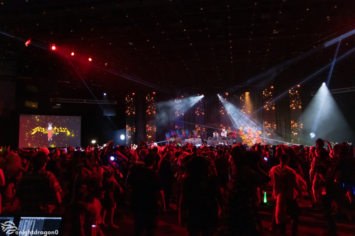 anthrocon's tweet photo. ✅ Dancing at our dances 🕺😸
 🙅 Drinking at our dances 🍻😾

No alcohol is allowed within con space at any time, and our dances have a bag policy for everyone's safety! Day/weekend lockers may be available as with previous years.

Policy: https://t.co/BIGuEpRCQH

📸 Nightdragon https://t.co/0zQ584kRNB