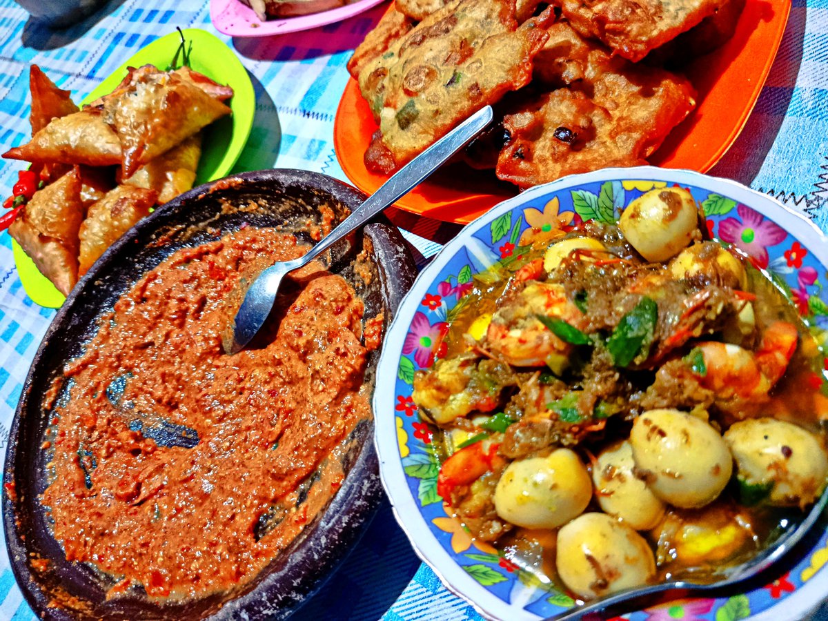 chooeruel's tweet photo. Sederhana saja... Alhamdulillah 
#JajananKampung
#StreetFood
#MasakanRumahan
#Foodies
#FoodLover https://t.co/PESXr3rgOZ