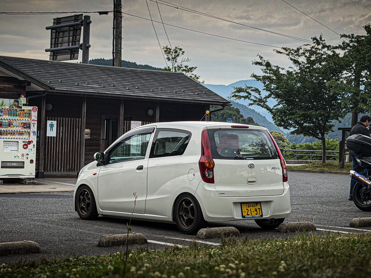 みこら tweet media