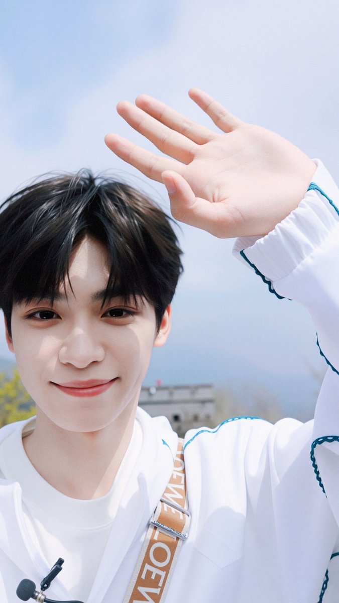 NOEUL 🌅 tweet media