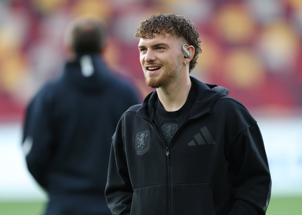 empireofthekop's tweet photo. 🗣️ Mick Brown on Harvey Elliott's future:

"Leeds want to be ambitious in the transfer market. Harvey Elliott is somebody who could really improve their team. He’s a quality player and would bring something different that they haven’t already got."

[@footyinsider247] https://t.co/y2ZIgePDHu