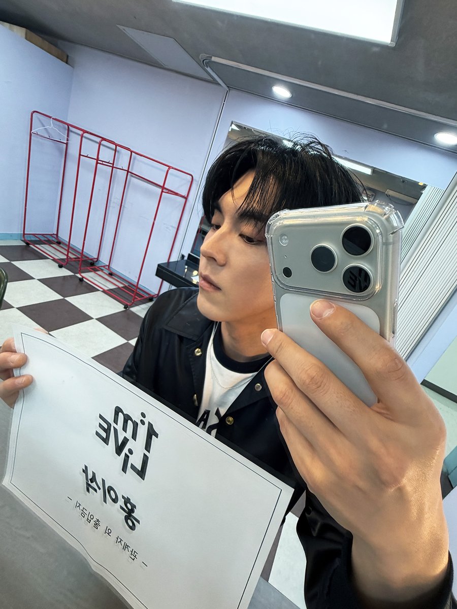 isaac_official_'s tweet photo. 📻

오랜만에 I'm LIVE, 어떠셨나요⁉️
가까이서 제 노래를 들어주셔서 감사했습니다🎧

#홍이삭 #IsaacHong
#ImLIVE #아임라이브 https://t.co/g12RhS690V