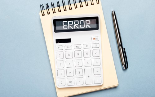 ReneDerks's tweet photo. Belastingdienst corrigeert dubbele teruggaaf
Een systeemfout bij de Belastingdienst veroorzaakte een dubbele teruggave van € 3,5 miljoen. Navordering is toegestaan om dit te corrigeren. #belasting #navordering #verliesverrekening https://t.co/BSy0Xwgoej https://t.co/Ifxt863Ike