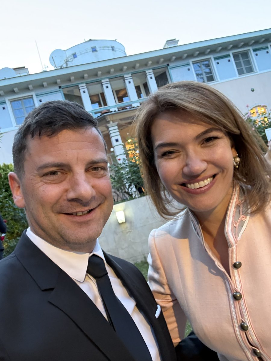 Alpár Kató tweet media