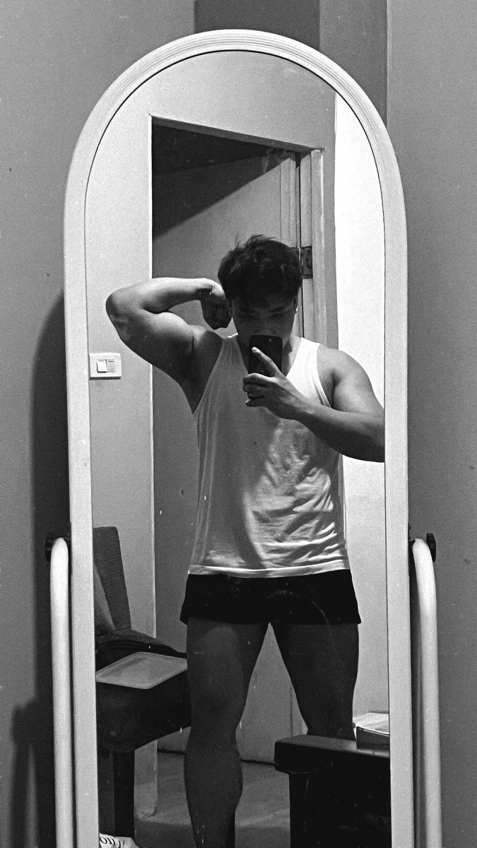 _jayveeismyname's tweet photo. headlock bby? 

see more on UV: https://t.co/vOfO08qNG9 https://t.co/13NcdqZvkh