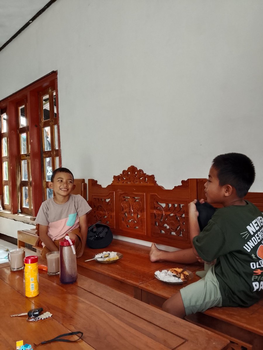 imirismi69's tweet photo. Bersama temannya. https://t.co/Fgmdr9rv7W