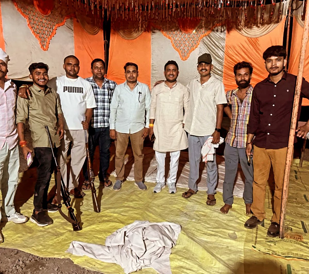 Jitendrajeetul1's tweet photo. कल गोरमी रजपुरा में भाइयों के साथ....
भाईचारा बनाए रखें, बहुत जल्द हर गांव में पहुंचेंगे ओबीसी के मुद्दे और उनके हक अधिकार की बातों को लेकर ....
#ओबीसी_महासभा_रजि #ओबीसी_शेर_है_बस_जगने_की_देर_है #समानता #मानवता #OBCअधिकार #gwalior https://t.co/zSrhubXi5E