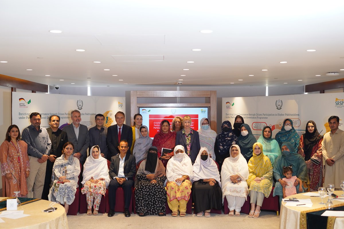 GermanyinPAK's tweet photo. So proud to visit a #German Development Cooperation supported initiative in #KP, engaging with Parent Teacher Councils, Women Facilitation Desks &amp; Khuli Kacheri beneficiaries. Empowering women, girls &amp; persons with disabilities through inclusive public services &amp; education. https://t.co/q2c9q1Tzg4