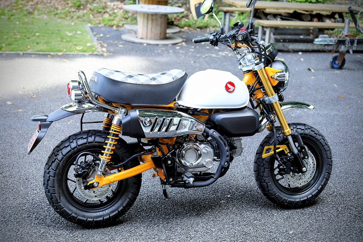 WhiteLine0309's tweet photo. #レオコート 
#Monkey
#HONDA
新車納車1週間の可愛い🏍️この子に施工させて頂きました🫧✨ https://t.co/H0JuUCuPcn