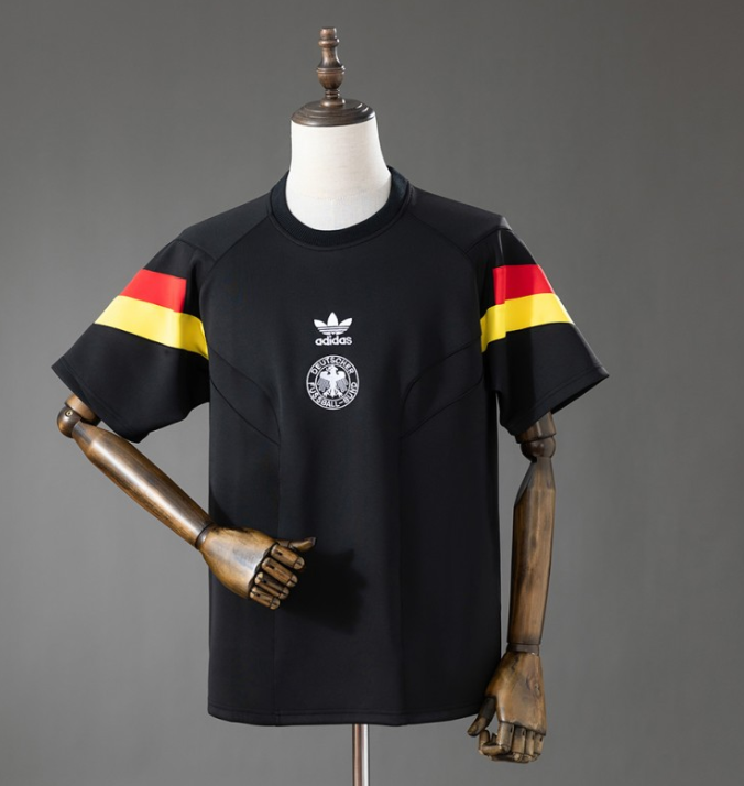 fuballezco's tweet photo. 🔥 Deutschland Trikot-Vibes: Klassiker, Retro & Concept Styles. Welches ist dein Favorit?
👇👇Klicken Sie hier, um weitere Stile zu sehen.
https://t.co/NMCdJzysws
#GermanyKit #DieAdler #DFBTeam #FootballJerseys #RetroFootball #DeutschlandFussball #FootballFashion https://t.co/Eorfu5Ipj7