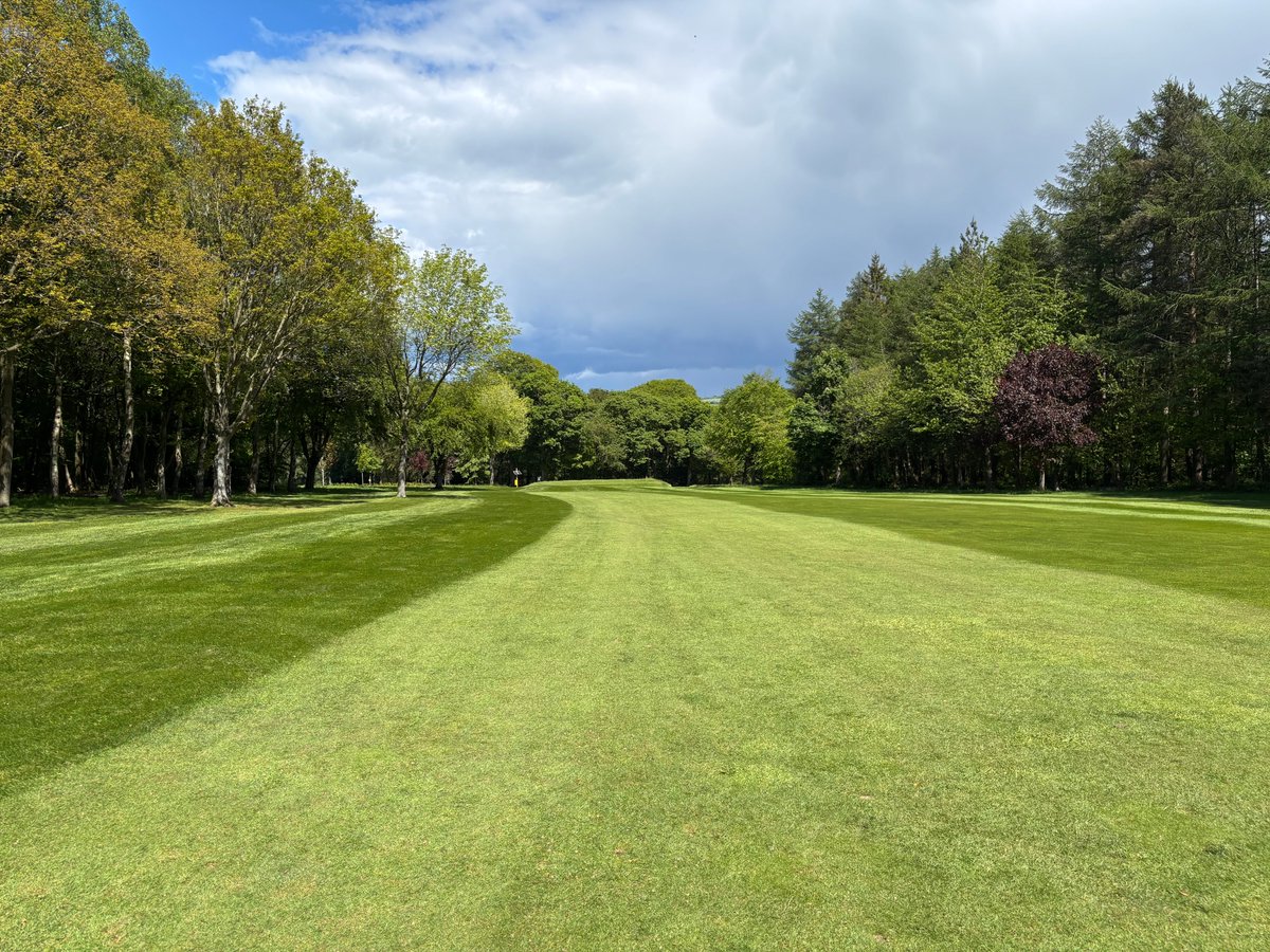 woodsomegolf's tweet photo. It's looking rather green at Woodsome at the moment. A great time to visit and experience the course and our 15th Century history. Check out our visitor booking system.

https://t.co/Fzx1wQSfeu

#yorkshiregolf #huddersfield #huddersfieldgolf #pga #lpga https://t.co/FuACNmH3ws