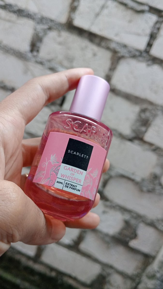 myalmnd's tweet photo. @tanyakanrl Aku pake Scarlett nder ternyata enak, dia bukan tipe parfum yang aromanya manis jadi sukaakk
https://t.co/l8bqQ91Ivb https://t.co/260dX5Dhm8