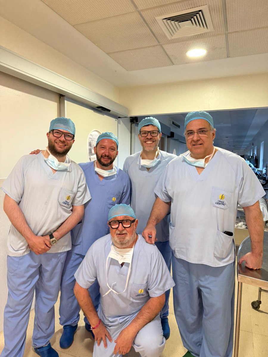 quanta_system's tweet photo. #QuantaSurgicalTrainingLab🚀
🙏Thanks to Dr. @fgomsan
🏥@ICUAurologia Clínica CEMTRO in Madrid🇪🇸
🩺#CyberHo150 with #QuantaMagnetoTechnology🧲
👥Doctors from 🇧🇬🇧🇷
#UrologyInnovation #QuantaSystem #BeQuanta https://t.co/tWCE7T2At1