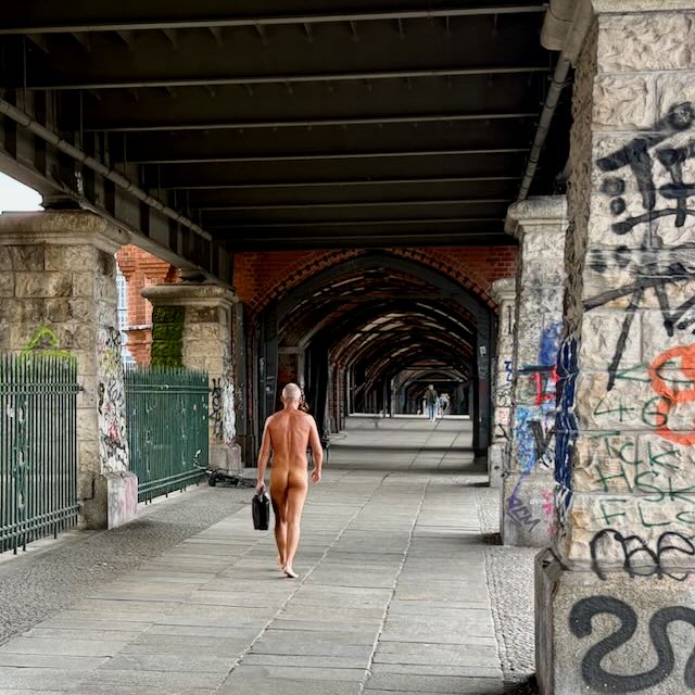 MaverickNY's tweet photo. A short, if rather provocative BSB post where we ask if naked antibodies are back in fashion – and also explore a novel bispecific ADC too!  What's not to like?
https://t.co/F4wyVx7qw8 https://t.co/aLOUhzxBMc