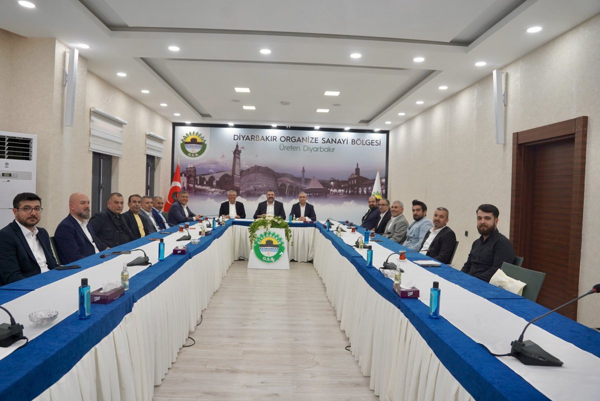 DiyarOSB's tweet photo. Diyarbakır Mermerciler ve Madenciler Derneği Yönetim Kurulu Başkanı Fahrettin Çağdaş ve Yönetim Kurulu Üyeleri, Diyarbakır Organize Sanayi Bölgesi Yönetim Kurulu Başkanımız Mustafa Fidan ve Yönetim Kurulu Üyelerimize hayırlı olsun ziyaretinde bulundular.

Nazik ziyaretleri ve iyi dileklerinden dolayı kendilerine teşekkür ederiz.