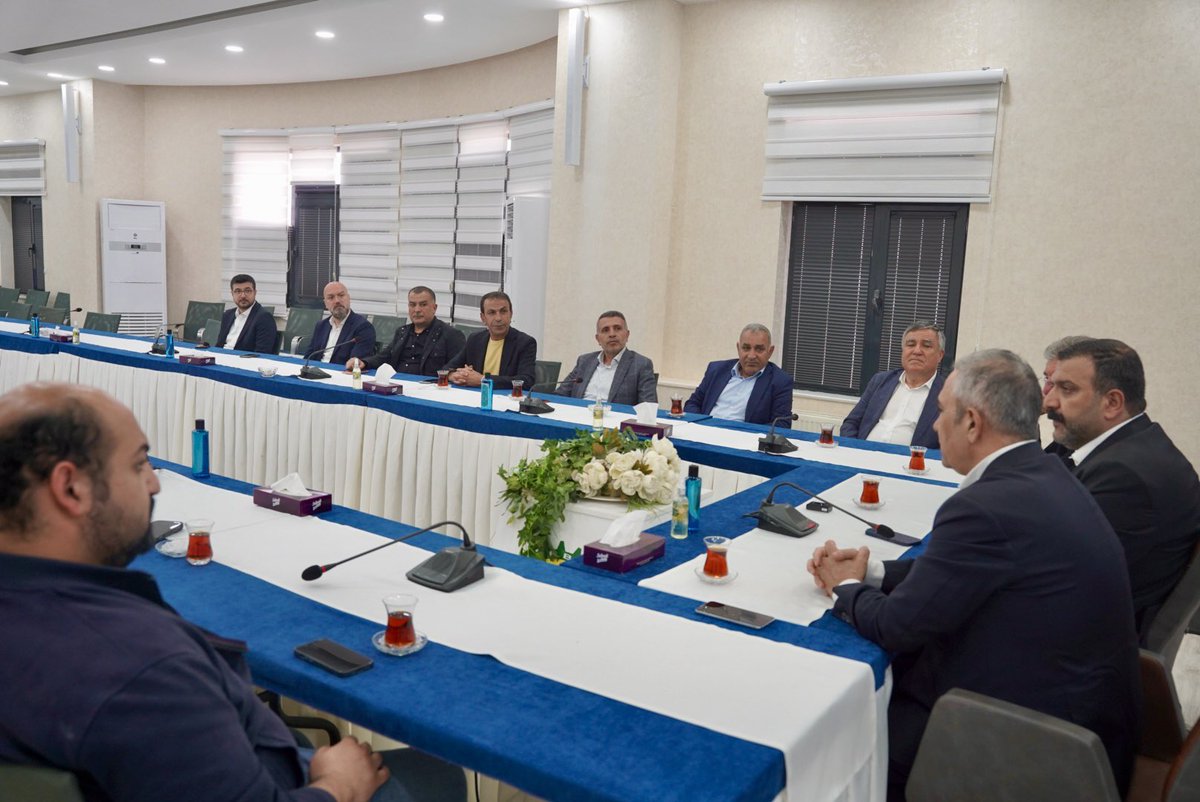 DiyarOSB's tweet photo. Diyarbakır Mermerciler ve Madenciler Derneği Yönetim Kurulu Başkanı Fahrettin Çağdaş ve Yönetim Kurulu Üyeleri, Diyarbakır Organize Sanayi Bölgesi Yönetim Kurulu Başkanımız Mustafa Fidan ve Yönetim Kurulu Üyelerimize hayırlı olsun ziyaretinde bulundular.

Nazik ziyaretleri ve iyi dileklerinden dolayı kendilerine teşekkür ederiz.