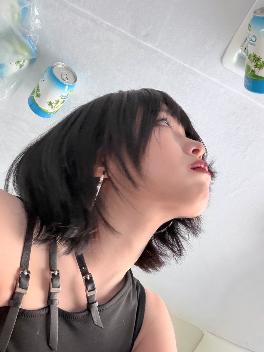 𝙕𝙖𝙧𝙖. Bell tweet media