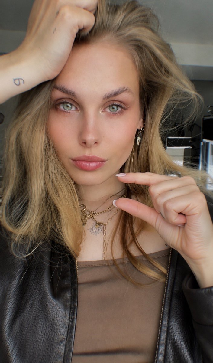 BadprincessNisi tweet media