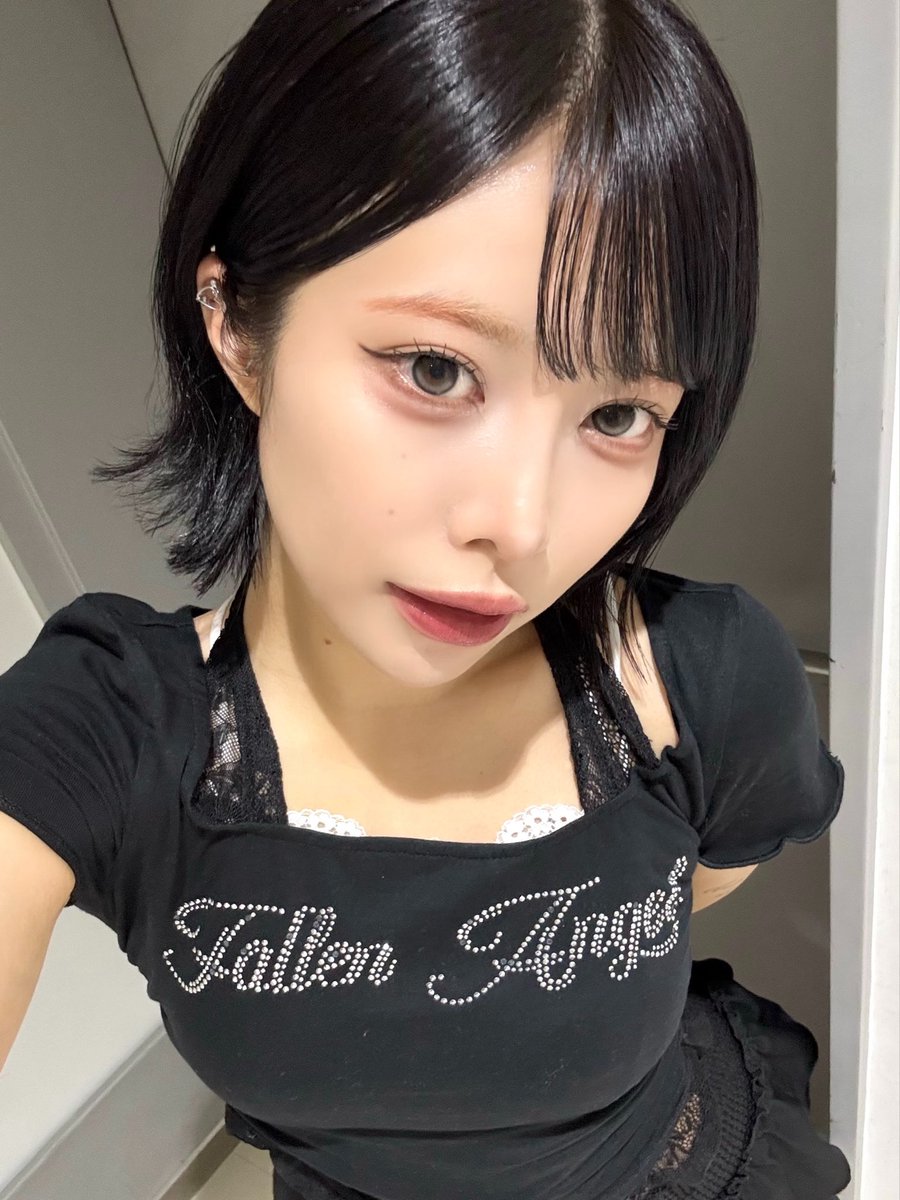 Post by 蝶花なな on X: おはよお🥱🦋