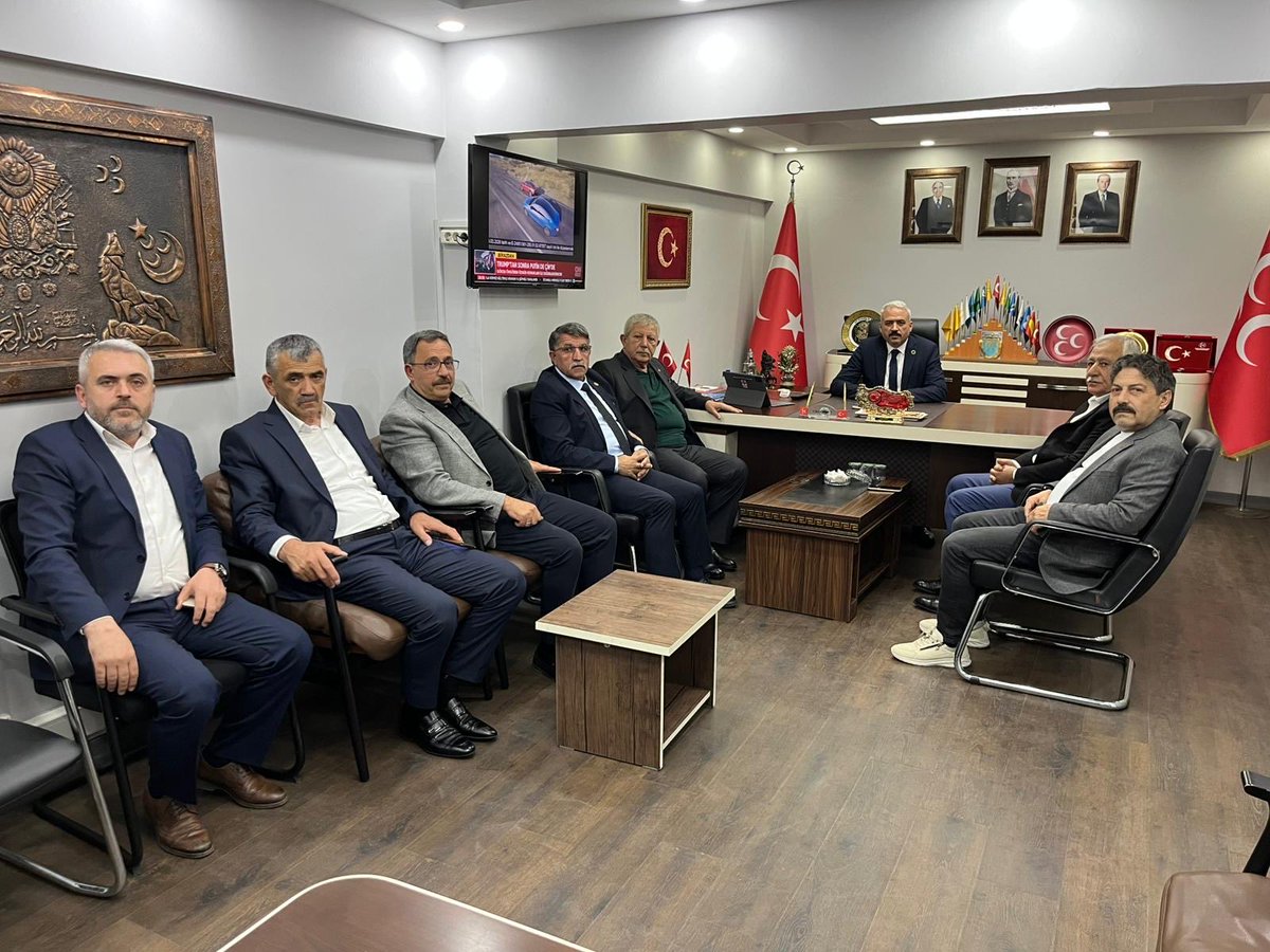 mehmetsaritc's tweet photo. VOLKAN BAŞKAN’A SEVGİ SELİ…

Milliyetçi Hareket Partisi İstanbul İl Başkanımız kıymetli dostum ve dava arkadaşım Sayın Volkan YILMAZ’ın, MHP Arnavutköy İlçe Teşkilatı’na gerçekleştirdiği ziyaret; Arnavutköylü ülküdaşlarımızın ve vatandaşlarımızın yoğun katılımına sahne oldu. Parti binamızın salonlarının yetersiz kaldığı, adeta vatandaşlarımızla dolup taşan bu anlamlı buluşmaya bizler de katılım sağladık.

Bu anlamlı programda, Arnavutköy Milliyetçi Hareket Partisi Arnavutköy İlçe Başkanlığı görevine yeni atanan kıymetli kardeşim Cihan BARUT’a hayırlı olsun dileklerimizi iletme fırsatı bulurken, dava arkadaşlarımızla da bir araya gelmenin memnuniyetini yaşadık.

Gerek İl Başkanımız Sayın Volkan YILMAZ’a gerekse İlçe Başkanımız Cihan BARUT’a; yürüdükleri bu kutlu yolda her daim yanlarında olduğumuzu, birlik ve beraberlik içerisinde üzerimize düşen her türlü desteği vermeye hazır bulunduğumuzu ifade ettik.

Rabbim birlik ve beraberliğimizi daim, muhabbetimizi güçlü eylesin.
