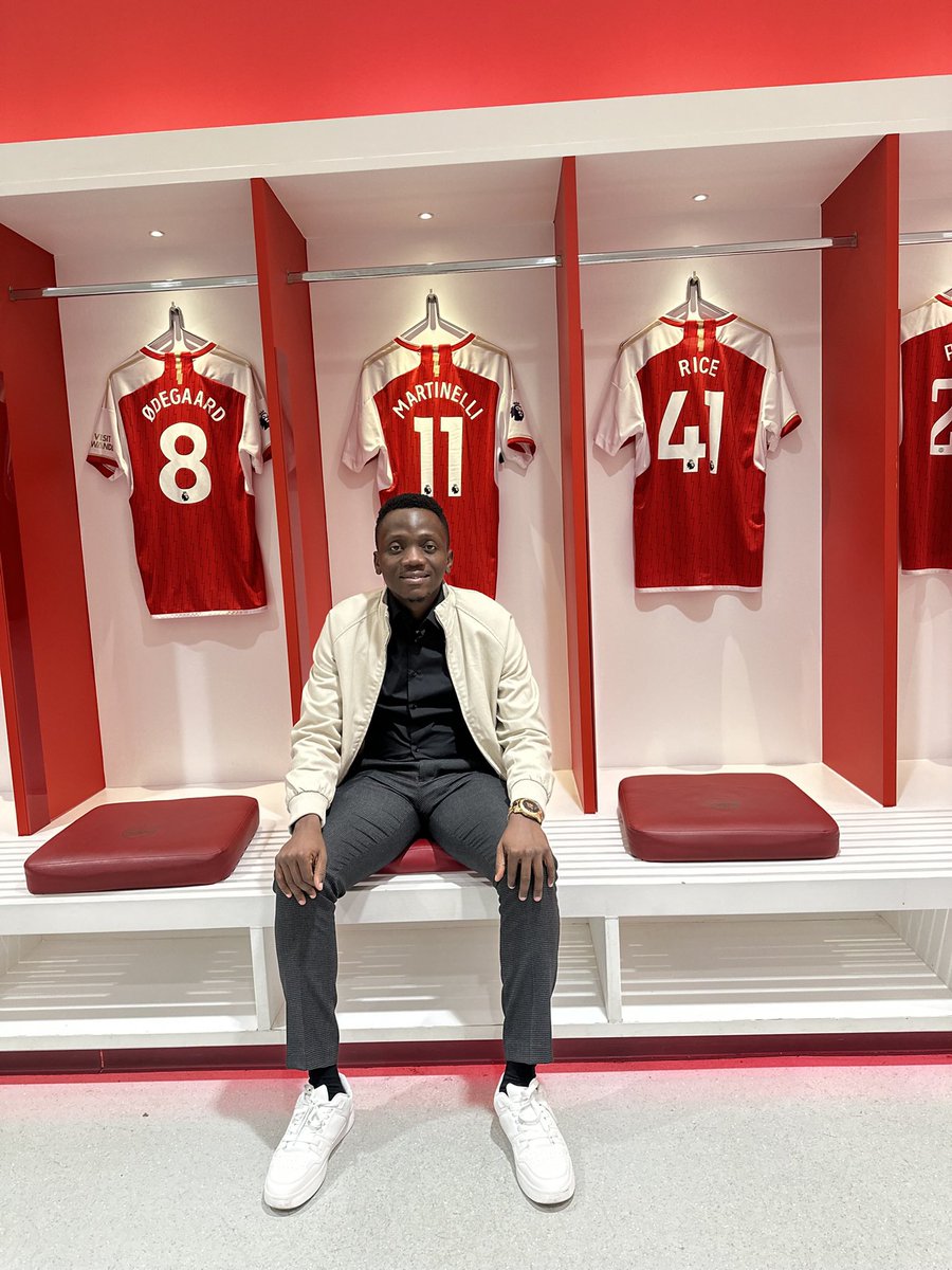 saudje's tweet photo. I started supporting Arsenal in 2005 while in Secondary school, I remember buying the CD’s of the 2003/2004 Invincible season and other seasons and always watching them during the holidays.
This EPL wins a lot for me &amp; every true Arsenal fan out there
#EPLChampions25/26 #COYG https://t.co/bhbjvgcvnf