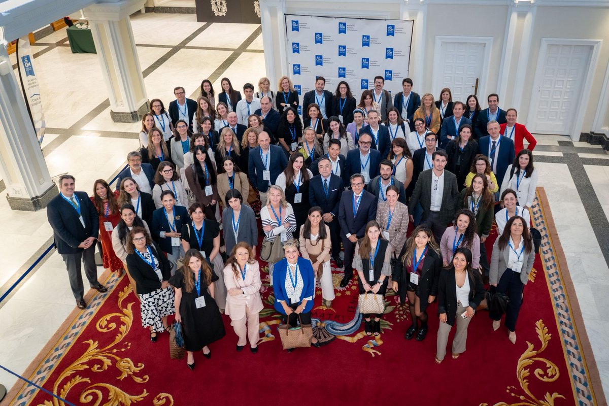 ascomGRC's tweet photo. 🔷 Gracias a todos los ponentes, asistentes y profesionales que han participado en el II Congreso Compliance en la Actividad Empresarial.Una jornada de reflexión, conocimiento y compromiso con la eficacia de los sistemas de Compliance. 📸 #FotoFamiliaASCOM  #CongresoCompliance https://t.co/Pze6NVMkIH