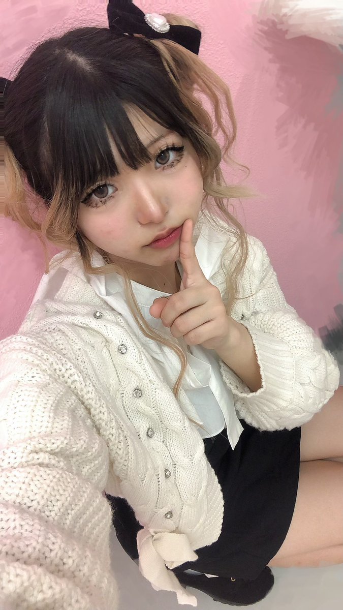 galcafetenjin's tweet photo. ギャル達と一緒にいてくれる人、集合😘

きょうも19時から💕

るか　@h3knn 
てん　@O4O4aed 
れみ　@imnotremi_ 

#福岡　#天神　#今泉　#コンカフェ　#ギャルカフェ　#自撮り界隈 https://t.co/p4JlwLvrAg