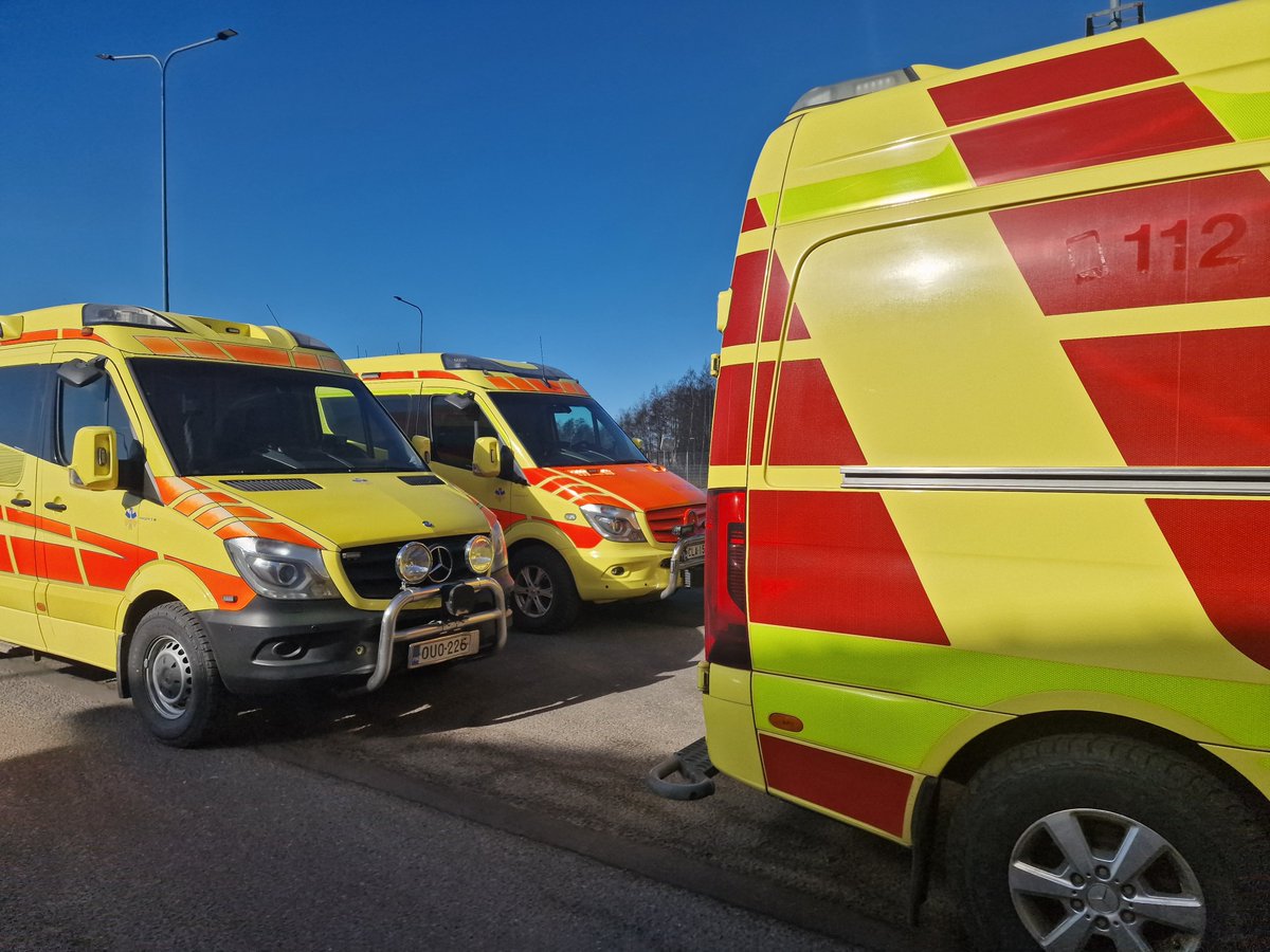 Ambulances for Ukraine - Ambulansseja Ukrainaan ry tweet media