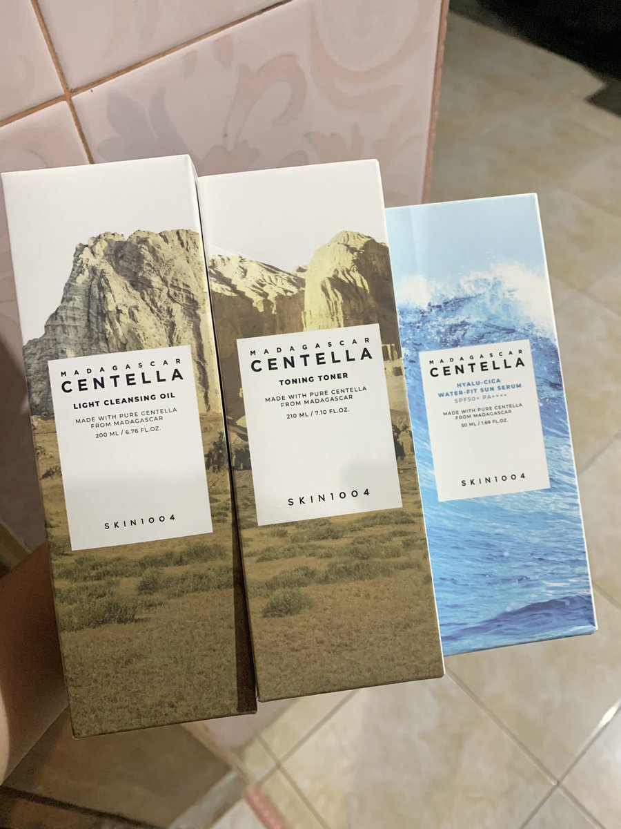 ayundaaptr_'s tweet photo. WTS SKIN1004

• Madagascar Centella Hyalu-Cica Water-Fit Sun Serum SPF50 PA++++ 50ml
• Madagascar Centella Light Cleansing Oil 200ml
• Madagascar Centella Toning Toner 210ml

100% ori ofc store SKIN1004
Brand new &amp; blm pernah dipake
Exp 2028

💸 85k/pcs

CO via 🍊 guyss https://t.co/t2uktHKNDa