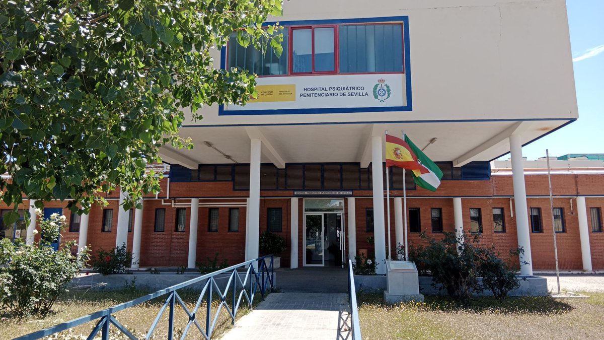 SevillaCSIF's tweet photo. #Prisiones | Hospital Psiquiátrico Penitenciario
Técnicos en Cuidados Auxiliares de Enfermería #TCAE piden la dimisión del director gerente y subdirectora médica: falta personal
❌Menor higiene y alimentación de internos
❌Más riesgos laborales
https://t.co/HkPrkzGwuo
#SevillaHoy https://t.co/XsSV4BcCNG