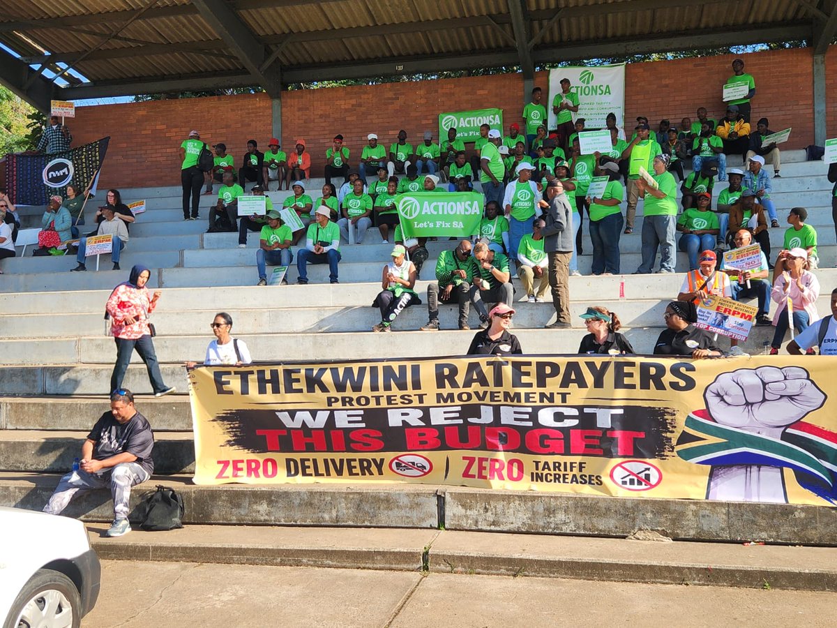 ActionSA_KZN's tweet photo. Zwakele Mncwango, ActionSA KwaZulu-Natal Provincial Chairperson shares a moment with Councillor Saul Basckin of ActionSA eThekwini, as they gather at Curries Fountain ahead of the march to City Hall.
#ActionSAKZN #ratepayers #UnitedInAction https://t.co/CK7DtHkiI5