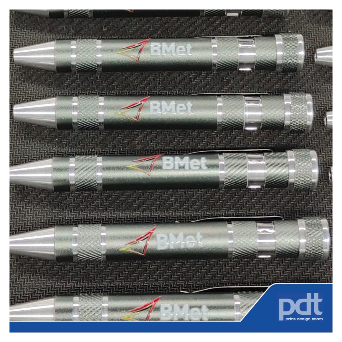PrintDesignTeam's tweet photo. We’ve been in full promotional merch mode for our friends over at @BMetC , supplying materials for a ‘Construction’- themed promotion. 📷📷
We also must give a massive shout-out to Paul M, who is an absolute delight to work with. https://t.co/HNUtFn0P8U