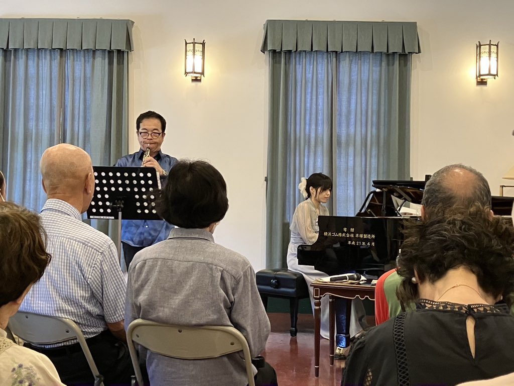 shepherd_piper's tweet photo. 平日午前中にも関わらず、60名(満員)のお客様をお迎えし、コンサートは終了しました。裏方で支えてくださった主催者の皆さま、ピアニストの＠yurikopf86 さん、有難うございました。
＃八幡山の洋館 https://t.co/TgmwUqYQC8