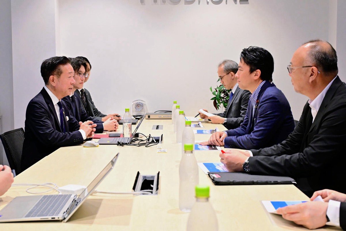 shinjirokoiz's tweet photo. 愛知県名古屋市のプロドローン社の視察では国産ドローンとしては初めてとなる攻撃型ドローンの説明を受けました。そして、昨日私が記者会見で触れたDBJ（日本政策投資銀行）とも既に話をしていることもご報告頂き、防衛産業にとって前向きな動きが回り始めたことを感じることができました。 https://t.co/9jC44TsNYC