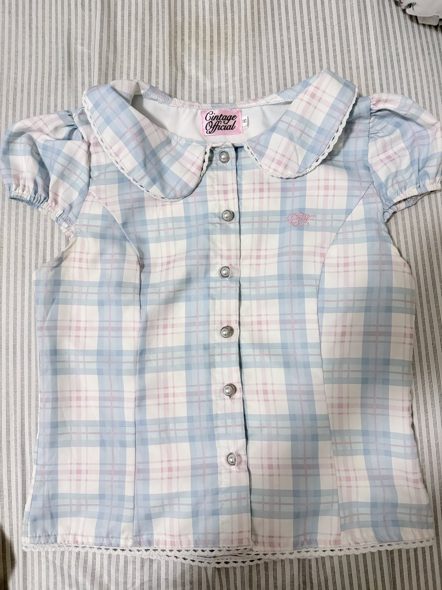 Jihoonpp1's tweet photo. Cintageshop คอบัว

ตัวล่ะ 200 ค่าส่ง 40
✿ สนใจเพิ่มเติม dm

#ส่งต่อเสื้อผ้า #ส่งต่อเสื้อผ้ามือสอง #เสื้อผ้ามือสอง #ส่งต่อเสื้อผ้ามือ2 #vghbkk #bemingbkk #cintageshop #stylistshop #ส่งต่อcintage #ส่งต่อriley #rileyapparels https://t.co/IhbxhmKiLe