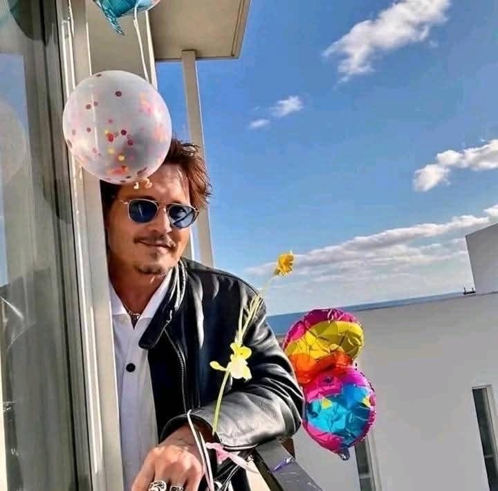Johnnydepp3156's tweet photo. Hoping in God ❤️❤️👨‍🦯 https://t.co/4Xm6Gejh4y
