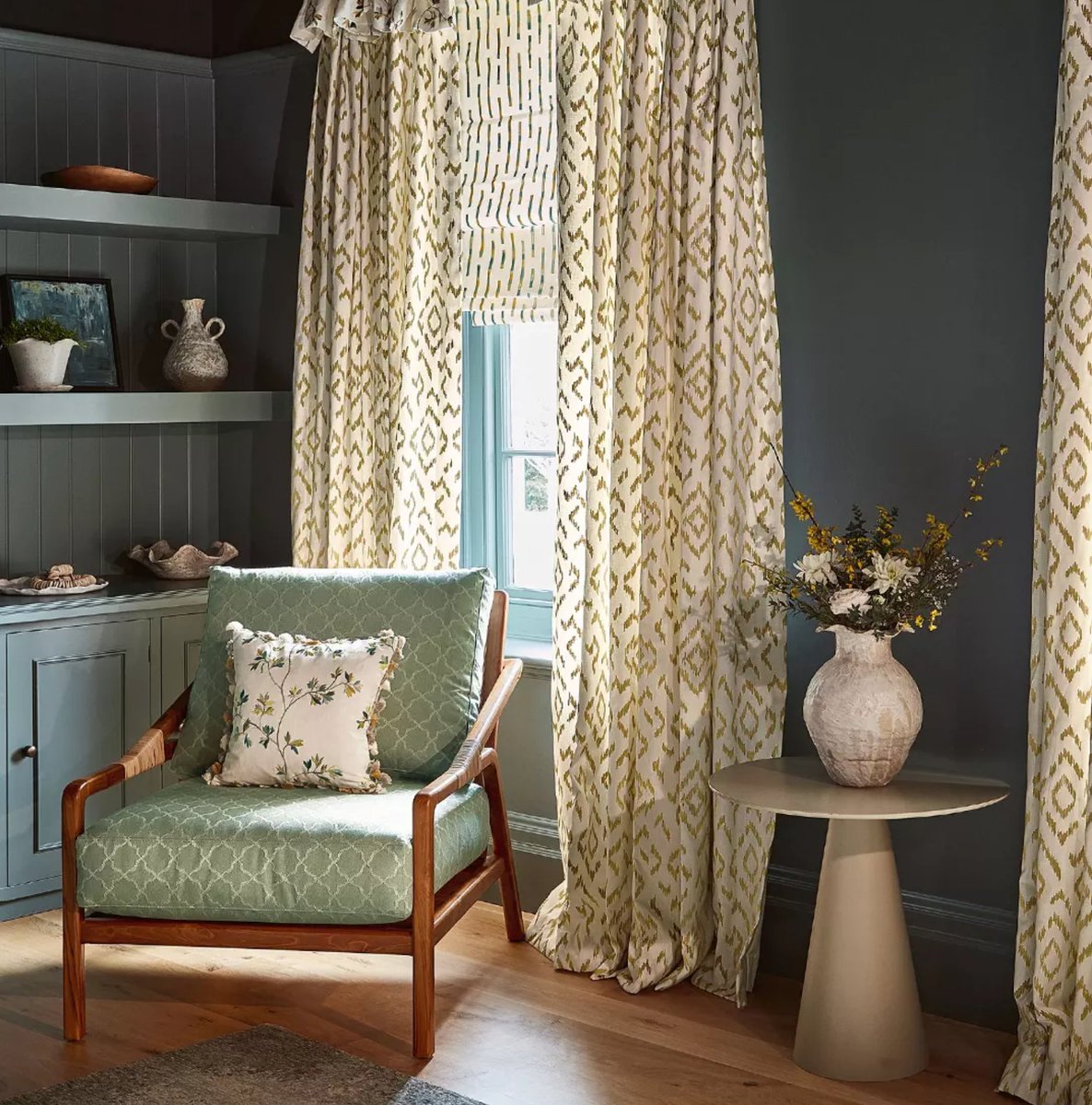 Curtaincraft's tweet photo. Softly expressive florals from Villa Nova Fabric's Abloom collection brings a welcoming, relaxed feel and an effortless sense of modernity.

Find out more about our bespoke soft furnishings at https://t.co/i8w6YsL51L or https://t.co/RbJYhbVBdO

#fabrics #curtains #drapery https://t.co/jb9RIQvlPl