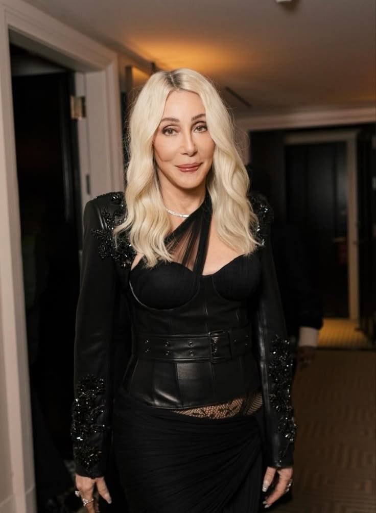 yemisizealtv1's tweet photo. Happy 80th Birthday to the Legendary Cher!🎉😫🥰

#yemisizeal #cher #celebrity #trending #explore 
(📸: to their owners)
@cher https://t.co/Z7aoSJRCP4