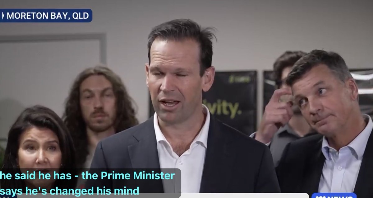SaraJade_13's tweet photo. #Canavan speaks “The PM says he’s changed his mind.” #Taylor BL grabs & scratches his nose. Detects deceit. Angus scratches forehead, confusion & doubt, subconsciously self soothing behavior. As listener struggling to understand & feeling internal stress. Ear touch hears deceit. https://t.co/GcTaF3MS0H