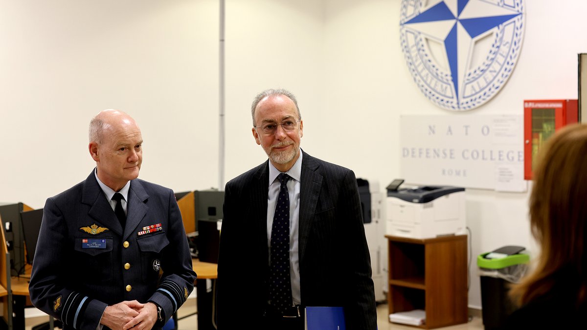 NATO_DefCollege's tweet photo. 🙌Today, the NDC welcomed H.E. Mr Alessandro Gonzales, Minister Plenipotentiary and Deputy Political & Security Policy Director at the Italian Ministry of Foreign Affairs and International Cooperation 🇮🇹. 

🤝 Before a tour of the premises, he met with NDC Commandant LGEN Max A.L.T. Nielsen and Dean Dr Suzanne Nielsen for a briefing on the College’s role in enhancing Alliance effectiveness through strategic-level #education, #research and #engagement.

#WeAreNATO