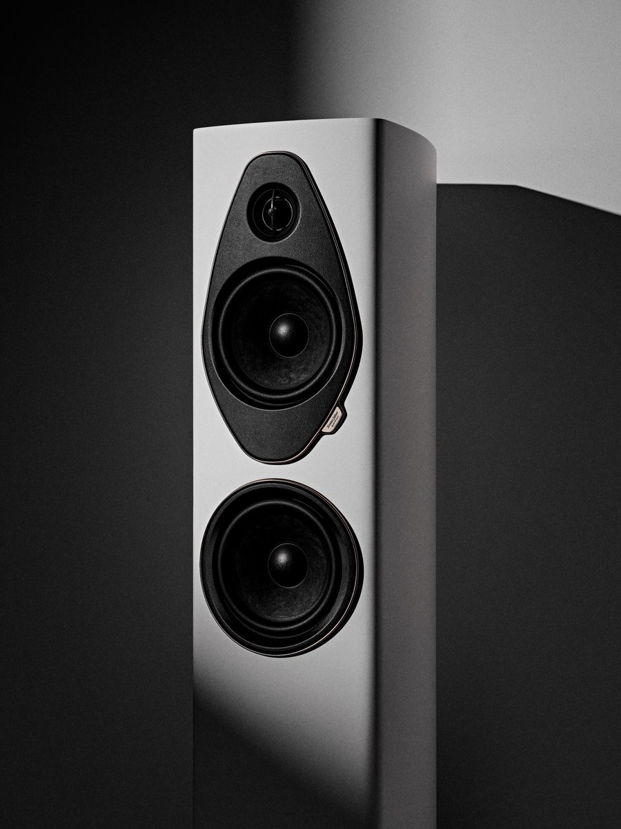 SonVideo's tweet photo. Sonus Faber habille sa gamme Sonetto G2 d’une sublime finition blanche mate en édition limitée.✨🔊

À découvrir sur le blog 👇
https://t.co/Ew4bZsPYEk

#SonusFaber #SonVideo #SonettoG2 https://t.co/GfcDGXbH6G