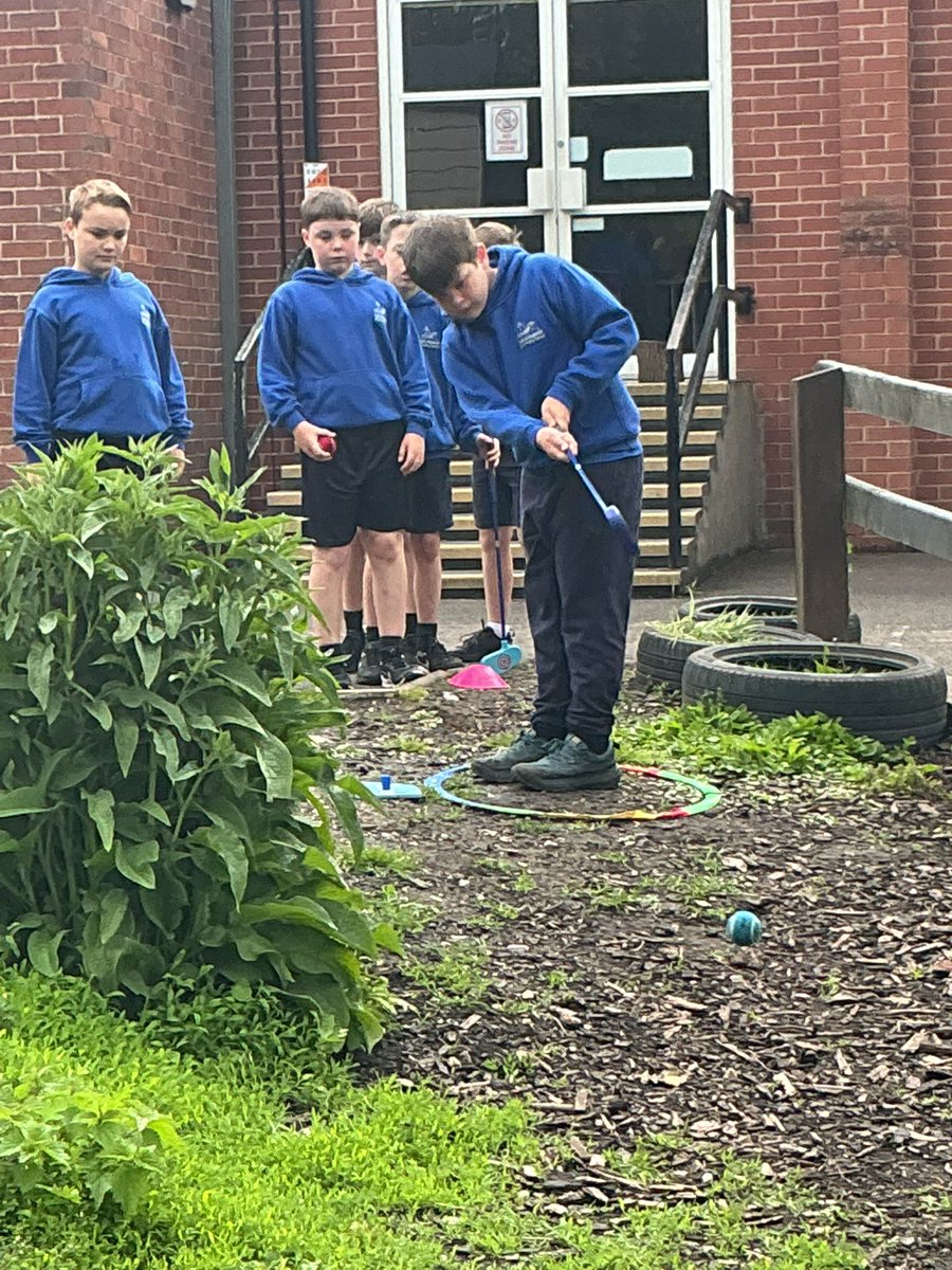 WhtgateHawthorn's tweet photo. Some difficult terrains in today’s golf lesson. We spoke about the terminology and the scoring systems in golf. 🏌️🏌️‍♀️🏌️‍♂️⛳️ https://t.co/FzIR7Hvmzc