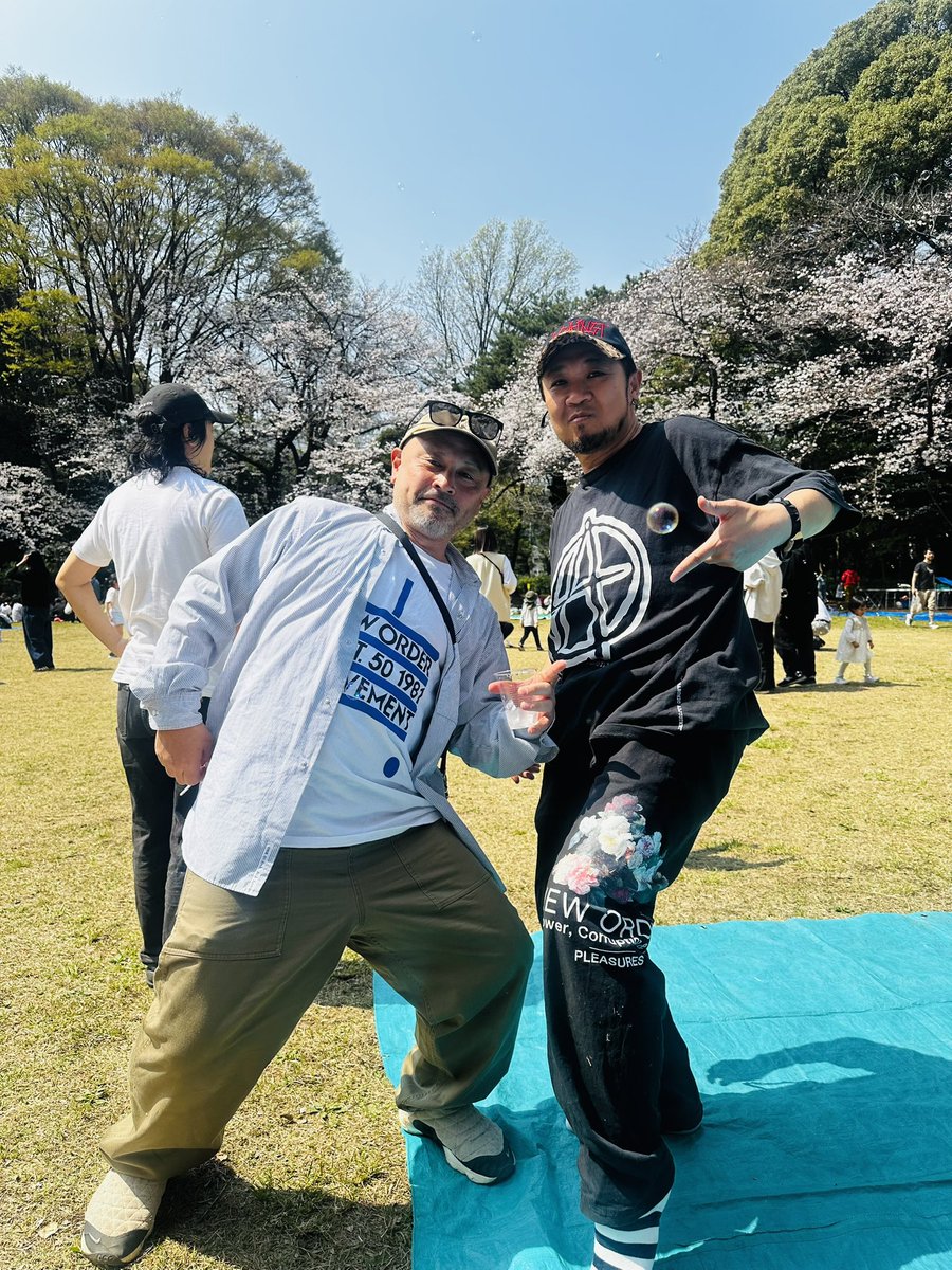 Hideostar tweet picture