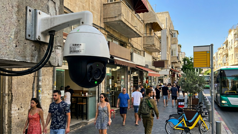 GlazerCenter's tweet photo. מערכי מצלמות בישראל חשופים לניסיונות חדירה מצד גורמים עוינים, בהם איראן. ראש מערך הסייבר הלאומי ציין כי מתחילת המלחמה איראן וחיזבאללה פועלים במשותף לפרוץ למצלמות אבטחה בישראל לצורך איסוף מודיעין, המשמש בין היתר, לדיוק תקיפות טילים ולניסיונות פגיעה באישים. כך מתחדד אופיין הדו-שימושי (Dual-use) של מצלמות מתקדמות, ובפרט מצלמות סיניות שנועדו במקור לצרכים אזרחיים, אך הן נושאות גם פוטנציאל אסטרטגי עבור גורמי מודיעין וביטחון זרים.

יובל לס (@_Yuvalless_)

#China #SecurityCameras