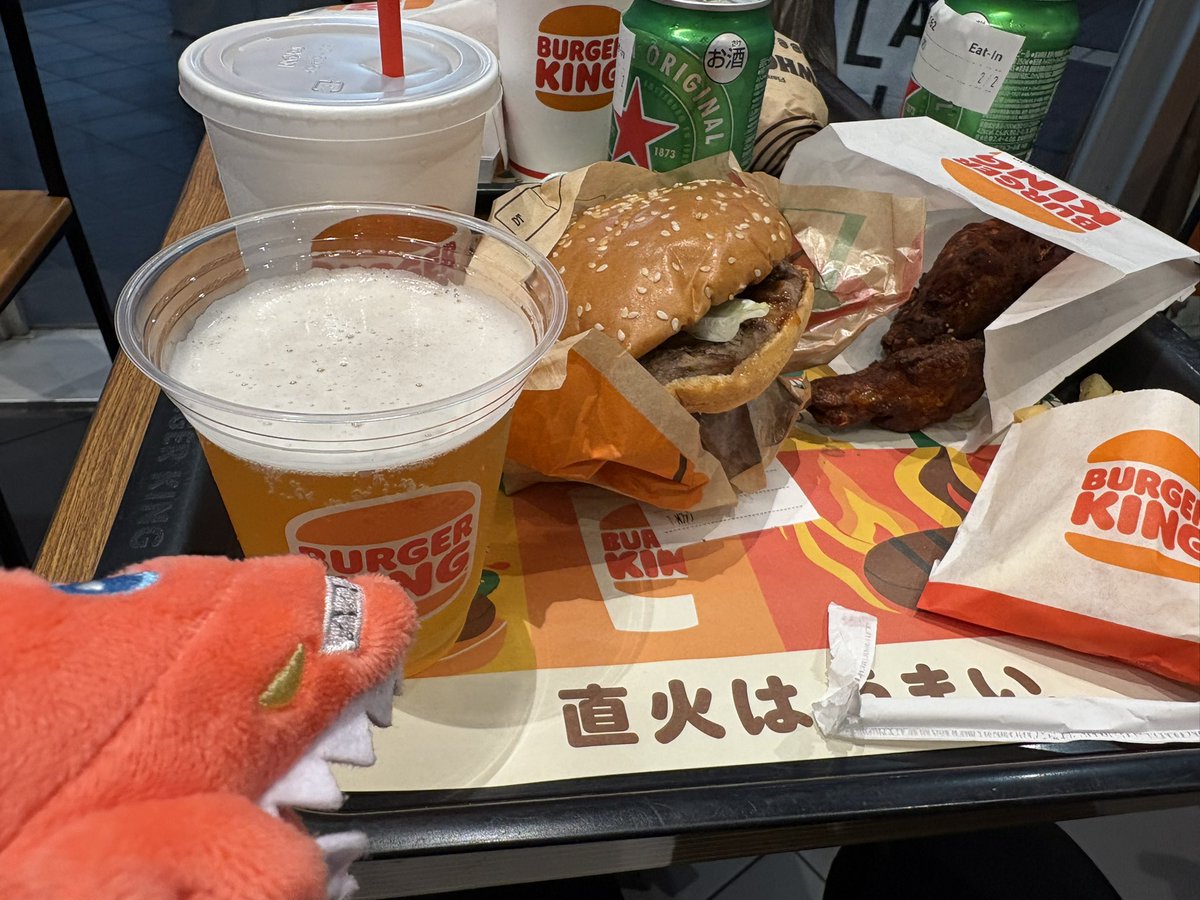 クローンにゃんにゃんさま 🍺🍺🍔🍟🍗