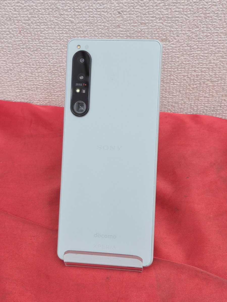 PCcomfullAKB2's tweet photo. 久々にXperia入荷しました〜🦊

今回はSnapdragon 8 Gen 1搭載の 1 Ⅳ‼️

6.5インチの有機ELディスプレイに3.5mmイヤホンジャックももちろんございます✨

microSD &amp; LDACにも対応でワイヤレス用の音楽プレイヤーとして特にオススメの1台となっております(｀・∀・´)/

税込39,800円♪
1台の限り‼️ https://t.co/UtMfmy7TbB