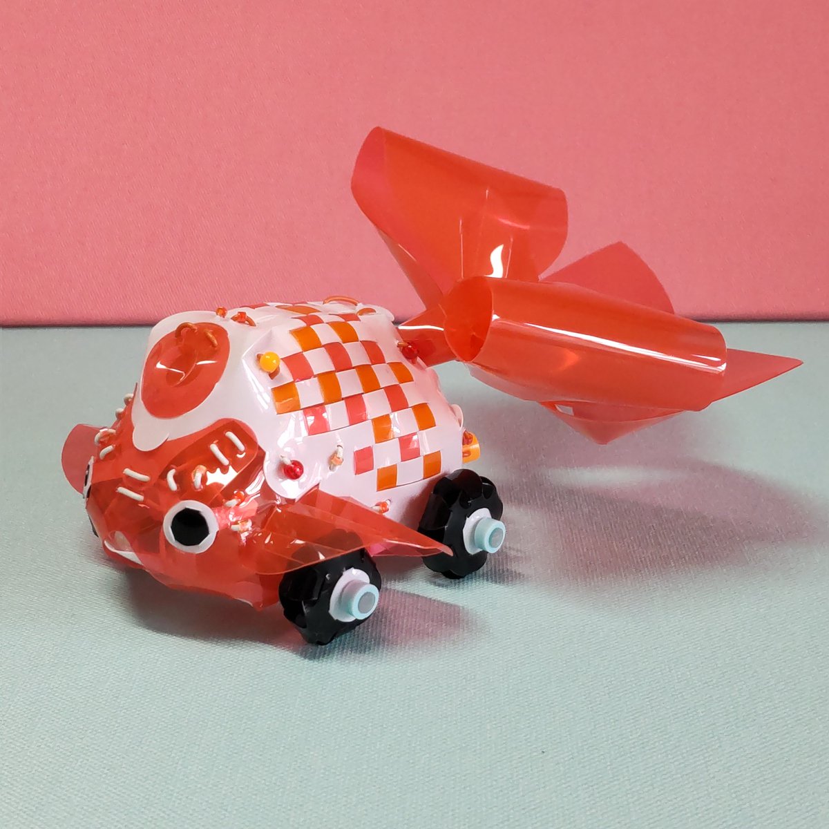 昔、作ったパコメカ金魚carの 「お金ちゃん」 今回、80%小さくして作っ