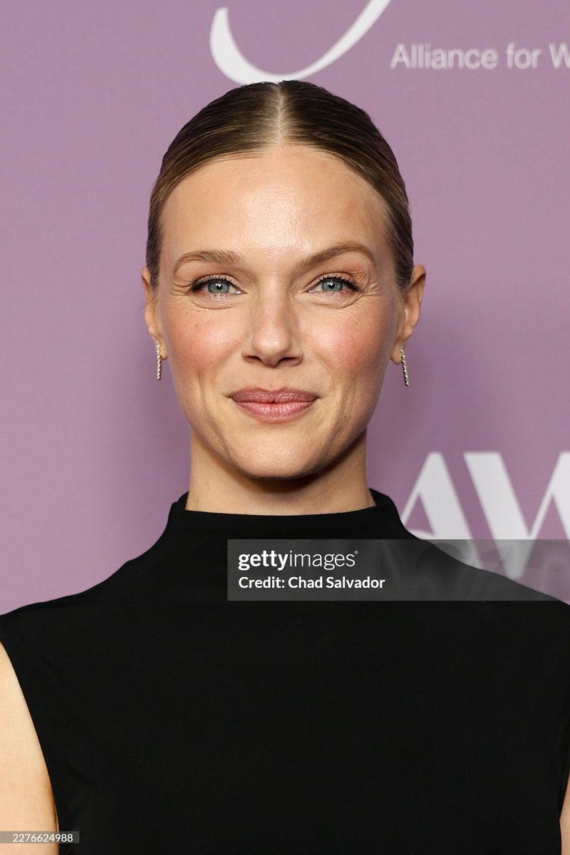 All Things Tracy Spiridakos tweet media