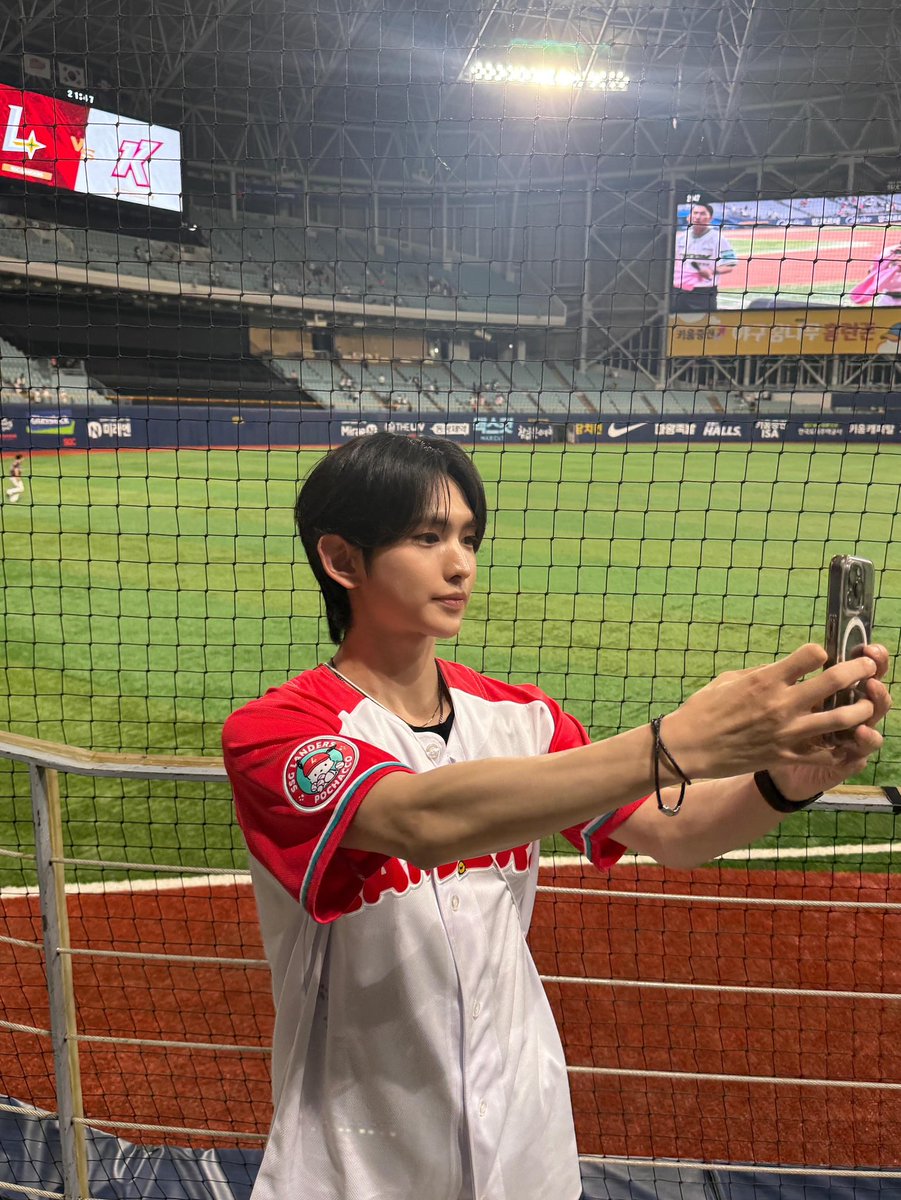 딩.. tweet media